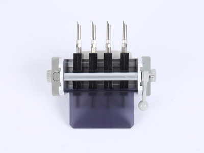 HH2019B-單相偏心輪下出線(xiàn)表座（4滑塊-120孔距，M6-螺桿）